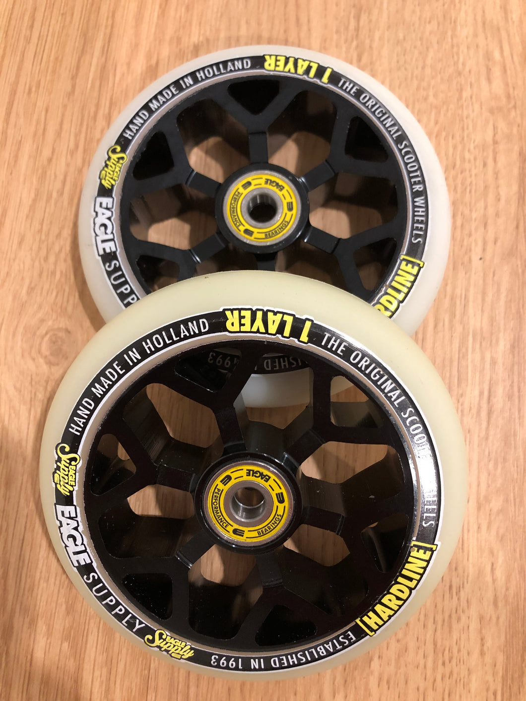 Eagle 110mm Wheels White/Black & Bearings